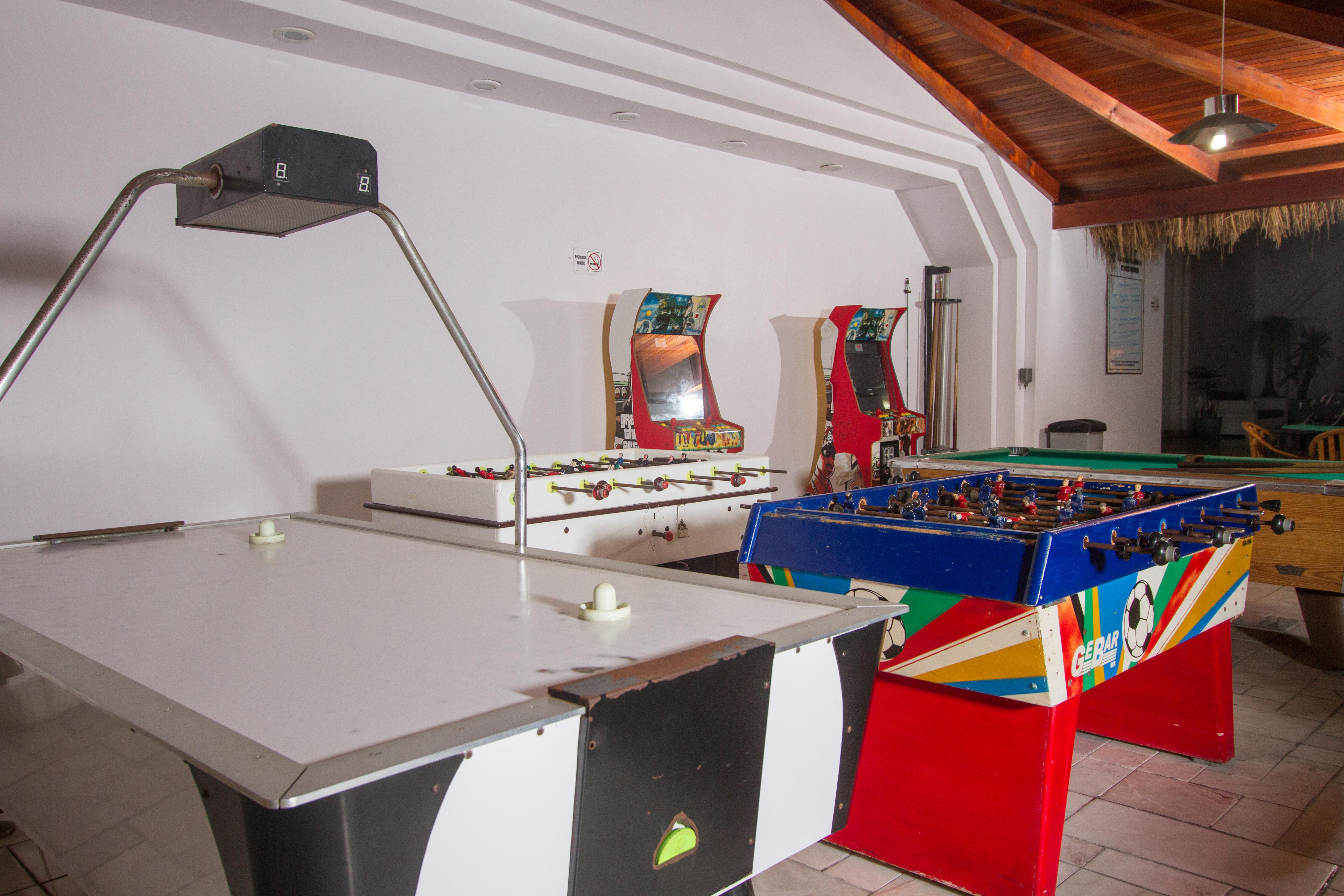 Royal Villas Resort Mazatlán Eksteriør bilde Air hockey table