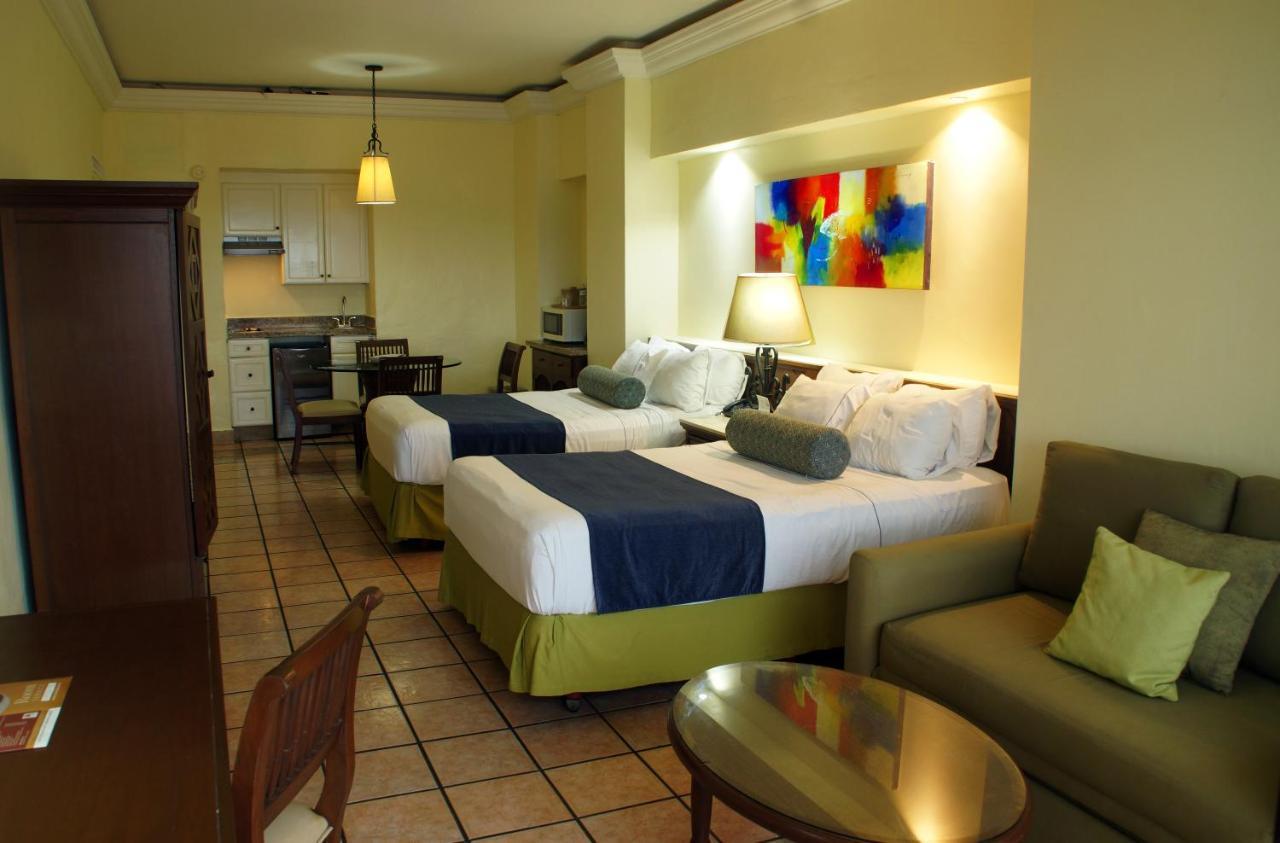 Royal Villas Resort Mazatlán Eksteriør bilde A room at the hotel