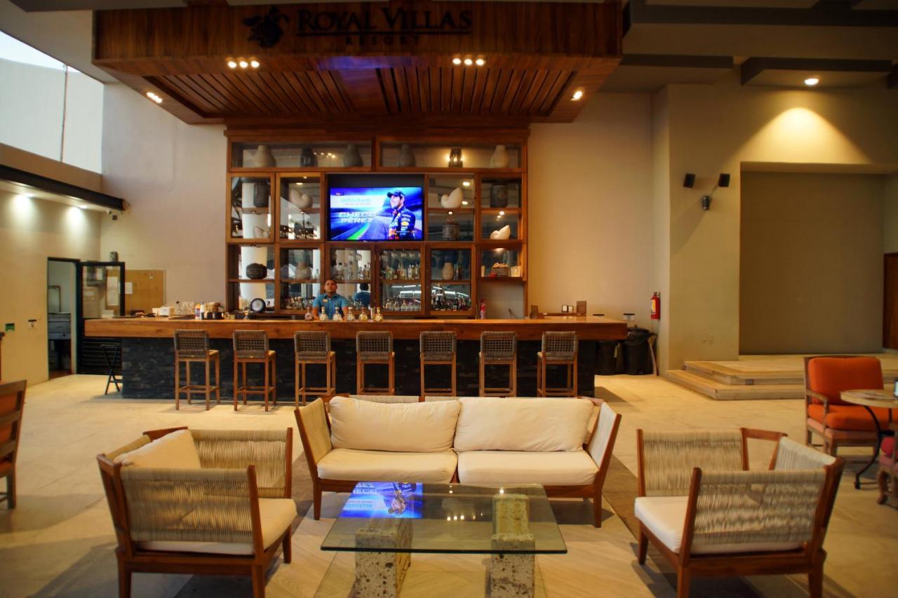Royal Villas Resort Mazatlán Eksteriør bilde The lobby of the hotel
