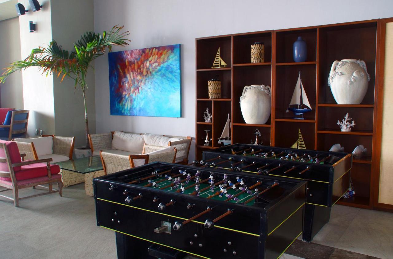Royal Villas Resort Mazatlán Eksteriør bilde A foosball table