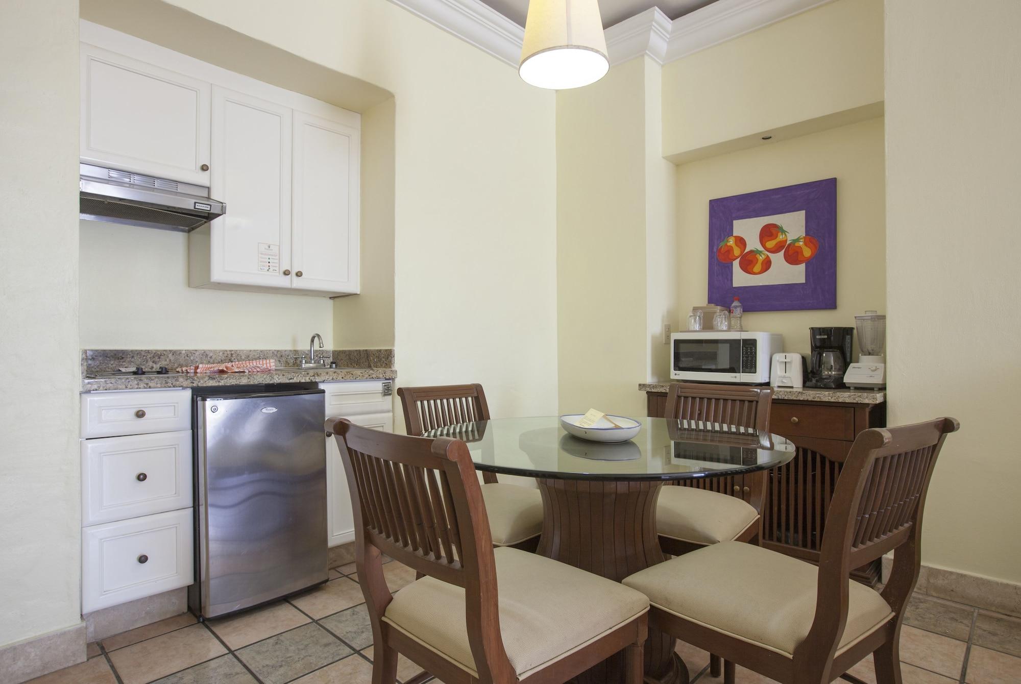 Royal Villas Resort Mazatlán Eksteriør bilde A kitchen in a typical Disney Vacation Club villa